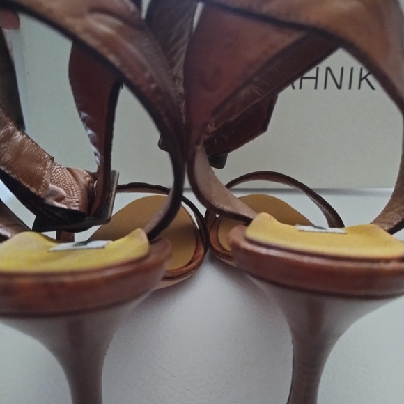MANOLO BLAHNIK LEATHER WRAP AROUND ANKLE SANDALS - Picture 2 of 12